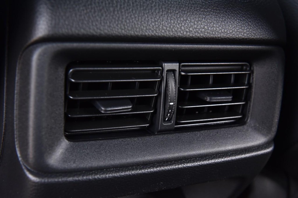 Honda CR-V Hybrid Vehicle Image 26