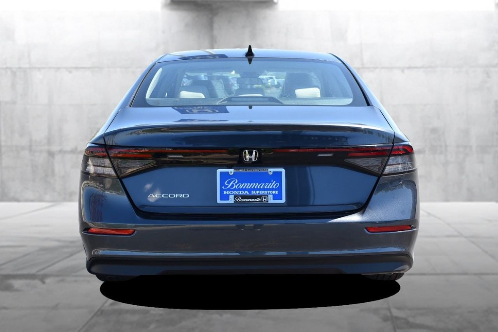 Honda Accord Sedan Vehicle Image 06