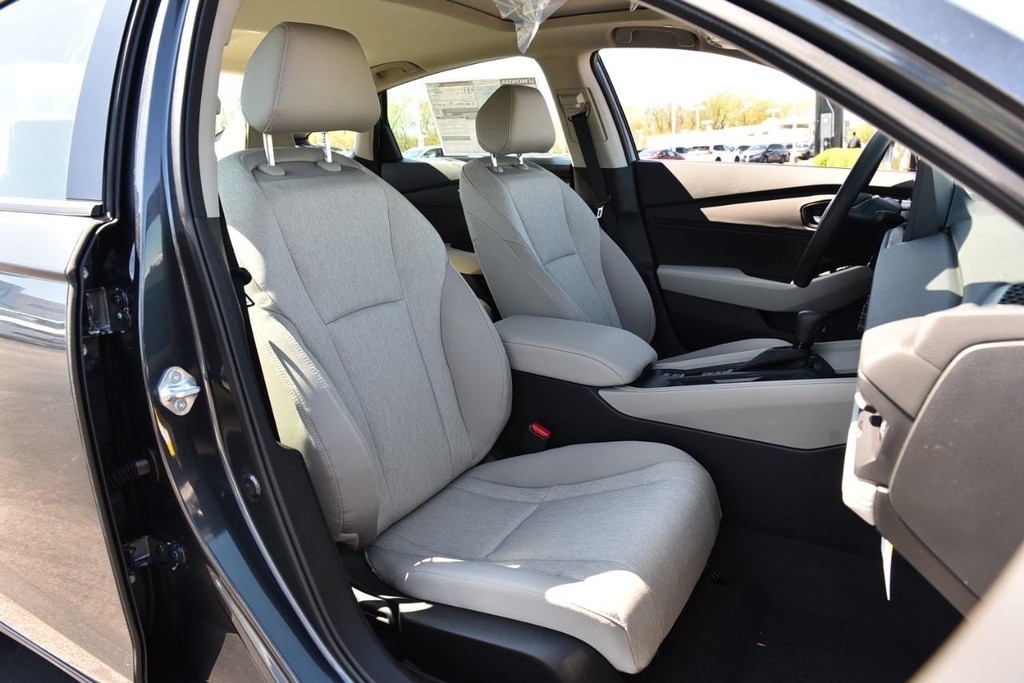Honda Accord Sedan Vehicle Image 21