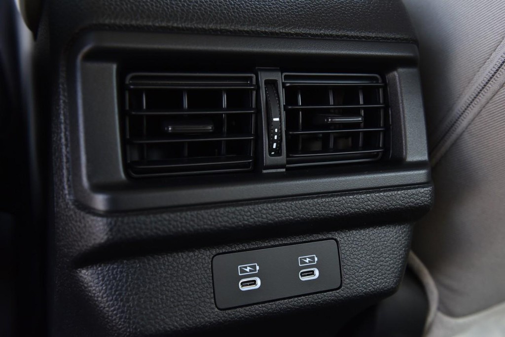 Honda Accord Sedan Vehicle Image 24