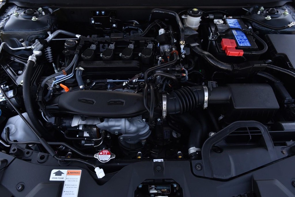 Honda Accord Sedan Vehicle Image 26