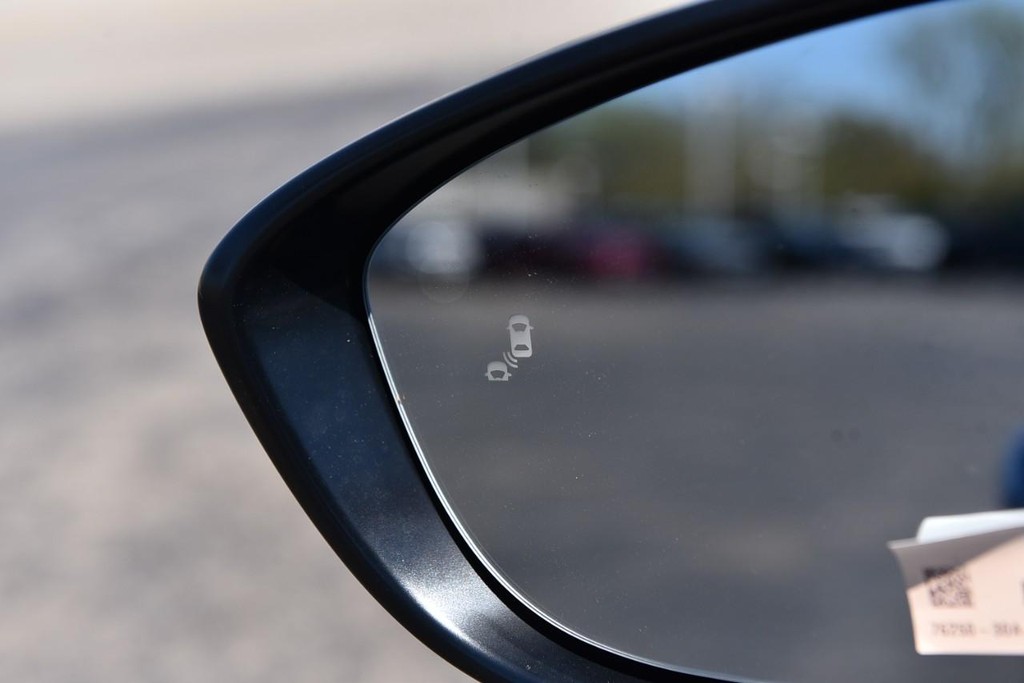 Honda Accord Sedan Vehicle Full-screen Gallery Image 9