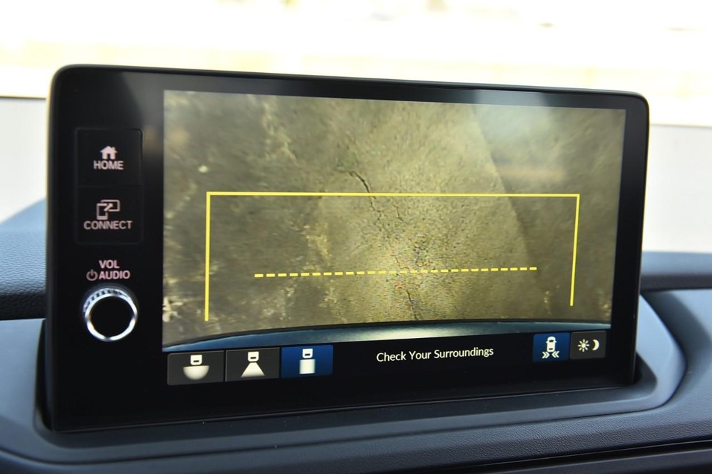 Honda Accord Sedan Vehicle Full-screen Gallery Image 12