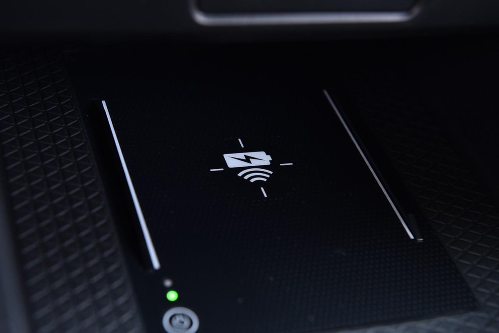 Honda Accord Sedan Vehicle Full-screen Gallery Image 16