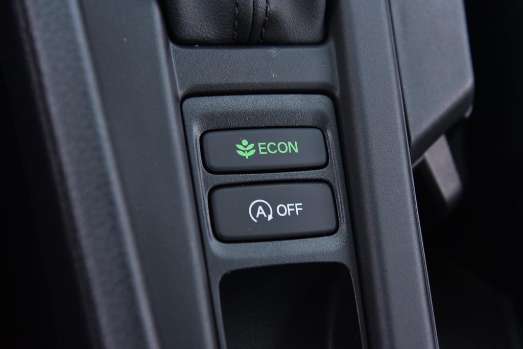 Honda Accord Sedan Vehicle Full-screen Gallery Image 17