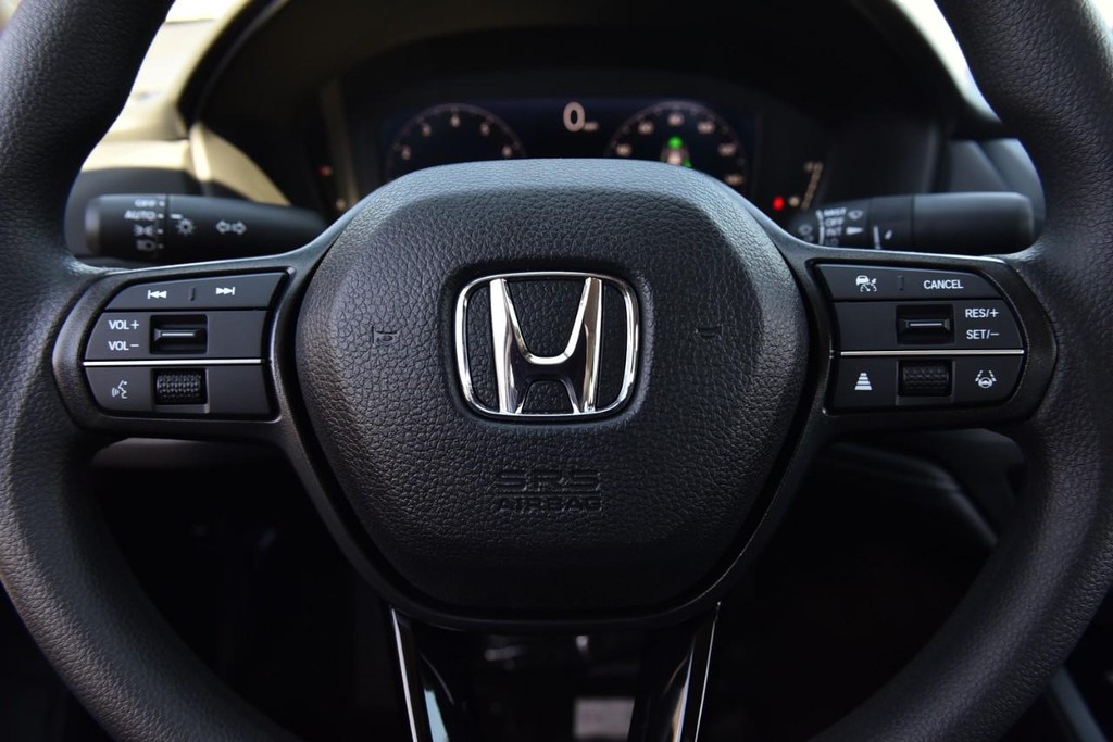 Honda Accord Sedan Vehicle Full-screen Gallery Image 19