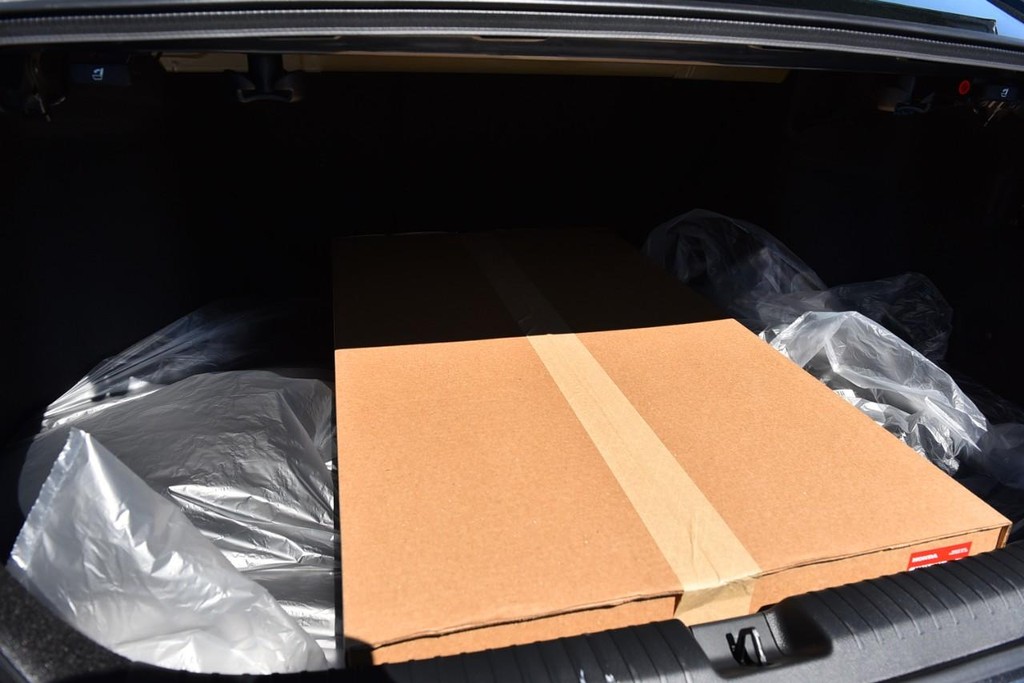 Honda Accord Sedan Vehicle Full-screen Gallery Image 25