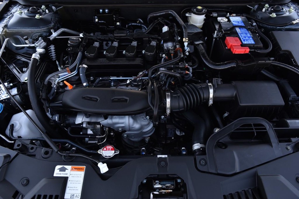 Honda Accord Sedan Vehicle Full-screen Gallery Image 26