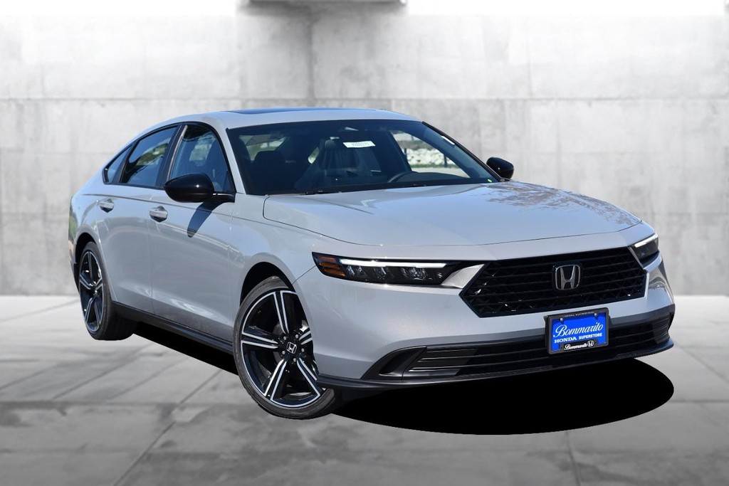 Honda Accord Hybrid Vehicle Full-screen Gallery Image 2
