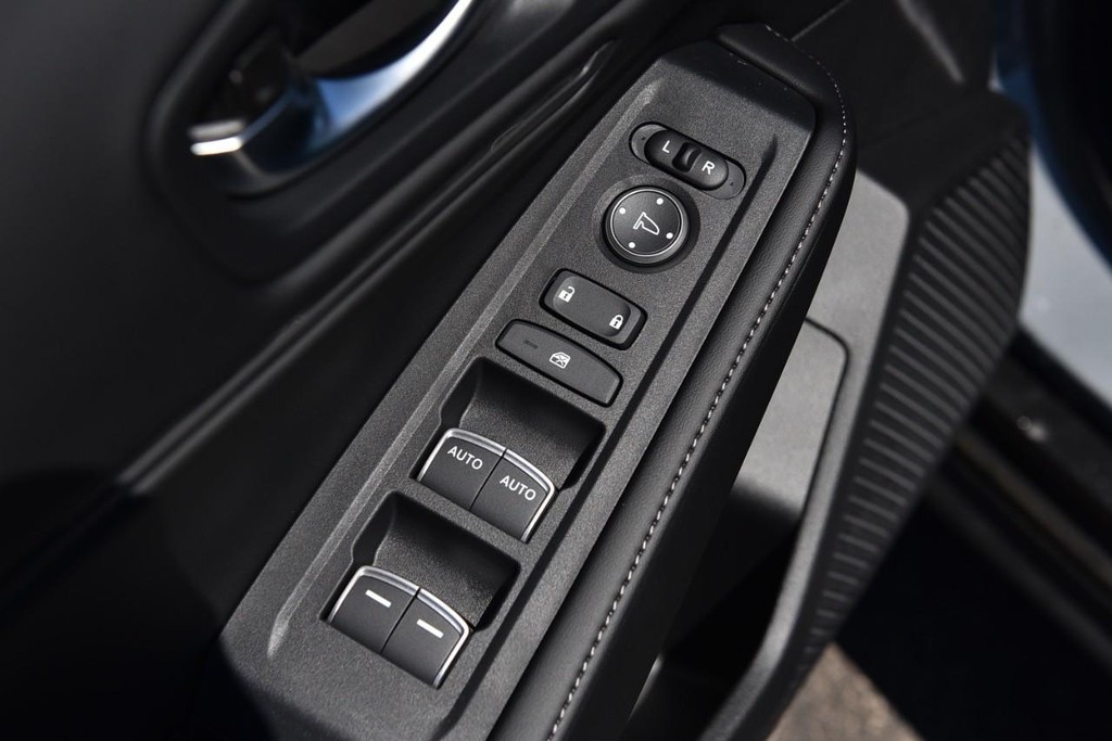 Honda Accord Hybrid Vehicle Full-screen Gallery Image 8