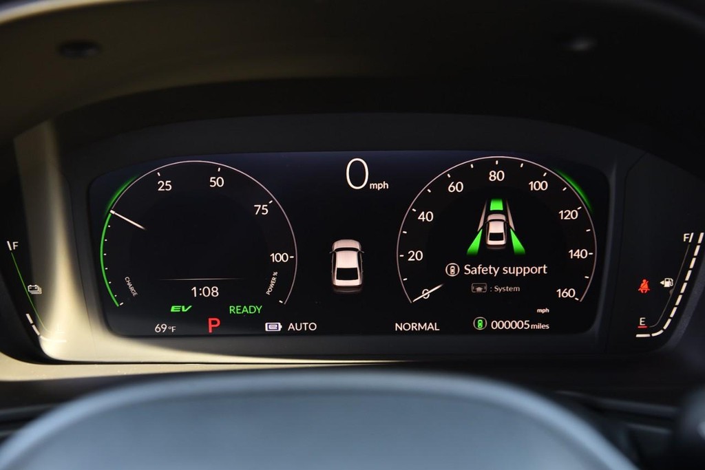 Honda Accord Hybrid Vehicle Full-screen Gallery Image 10
