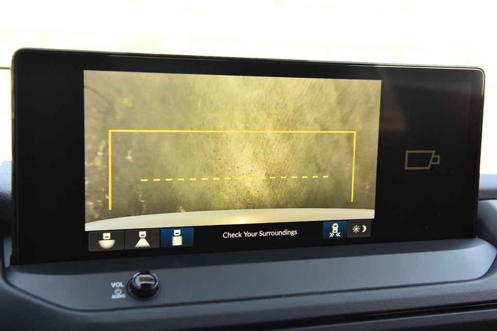 Honda Accord Hybrid Vehicle Full-screen Gallery Image 12