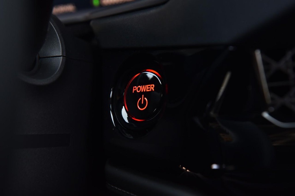 Honda Accord Hybrid Vehicle Full-screen Gallery Image 18