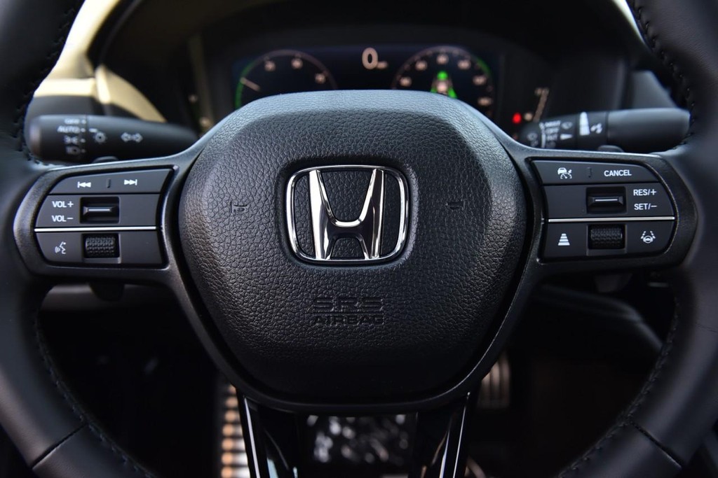 Honda Accord Hybrid Vehicle Full-screen Gallery Image 19
