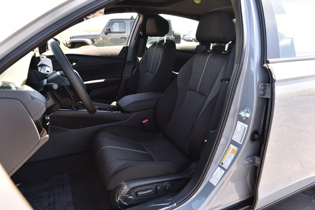 Honda Accord Hybrid Vehicle Full-screen Gallery Image 20