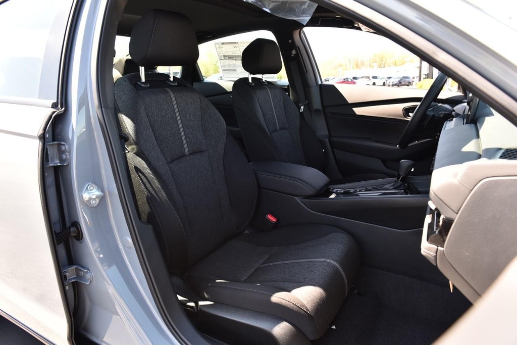 Honda Accord Hybrid Vehicle Full-screen Gallery Image 21