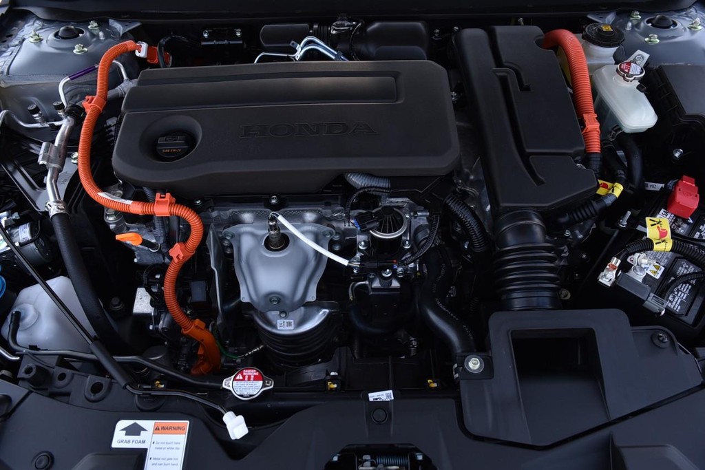 Honda Accord Hybrid Vehicle Full-screen Gallery Image 26