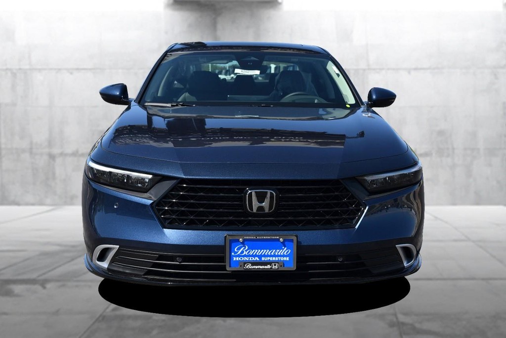 Honda Accord Hybrid Vehicle Full-screen Gallery Image 4