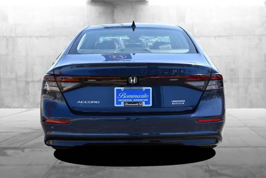 Honda Accord Hybrid Vehicle Full-screen Gallery Image 6