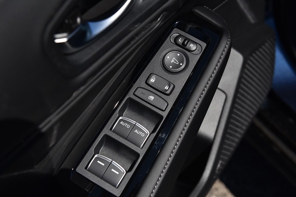 Honda Accord Hybrid Vehicle Full-screen Gallery Image 8