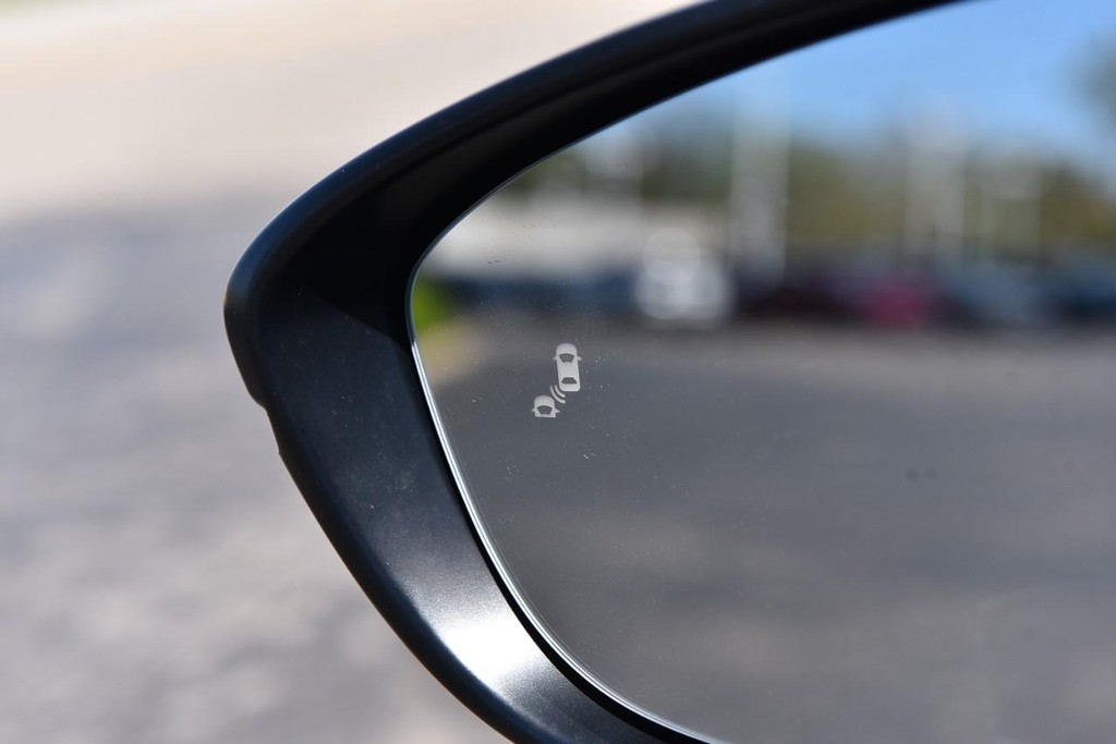 Honda Accord Hybrid Vehicle Full-screen Gallery Image 10