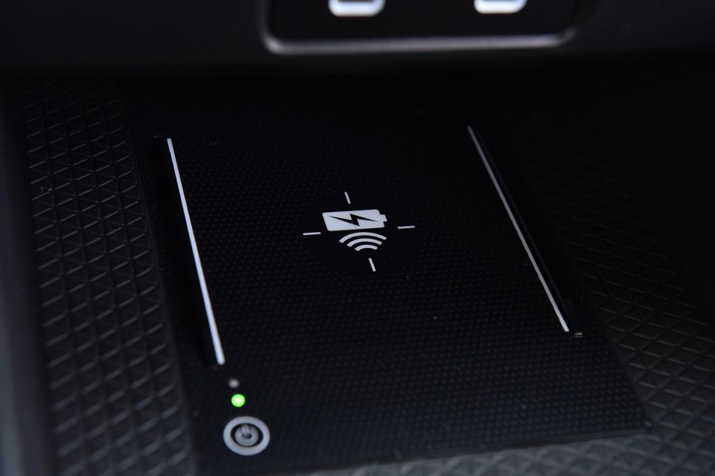 Honda Accord Hybrid Vehicle Full-screen Gallery Image 17