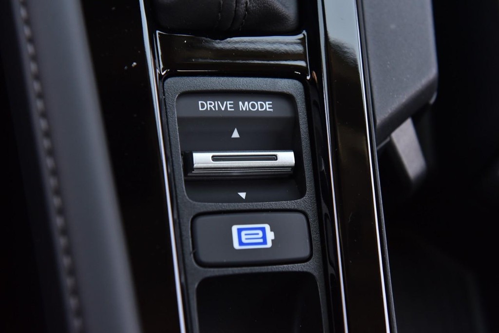 Honda Accord Hybrid Vehicle Full-screen Gallery Image 18