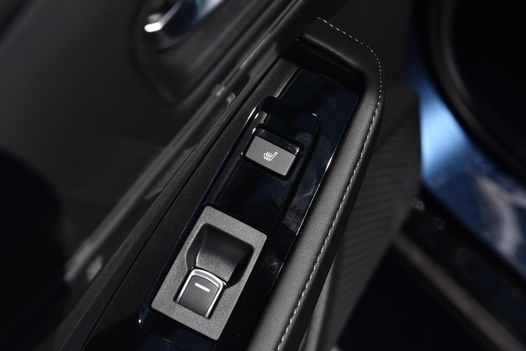Honda Accord Hybrid Vehicle Full-screen Gallery Image 26