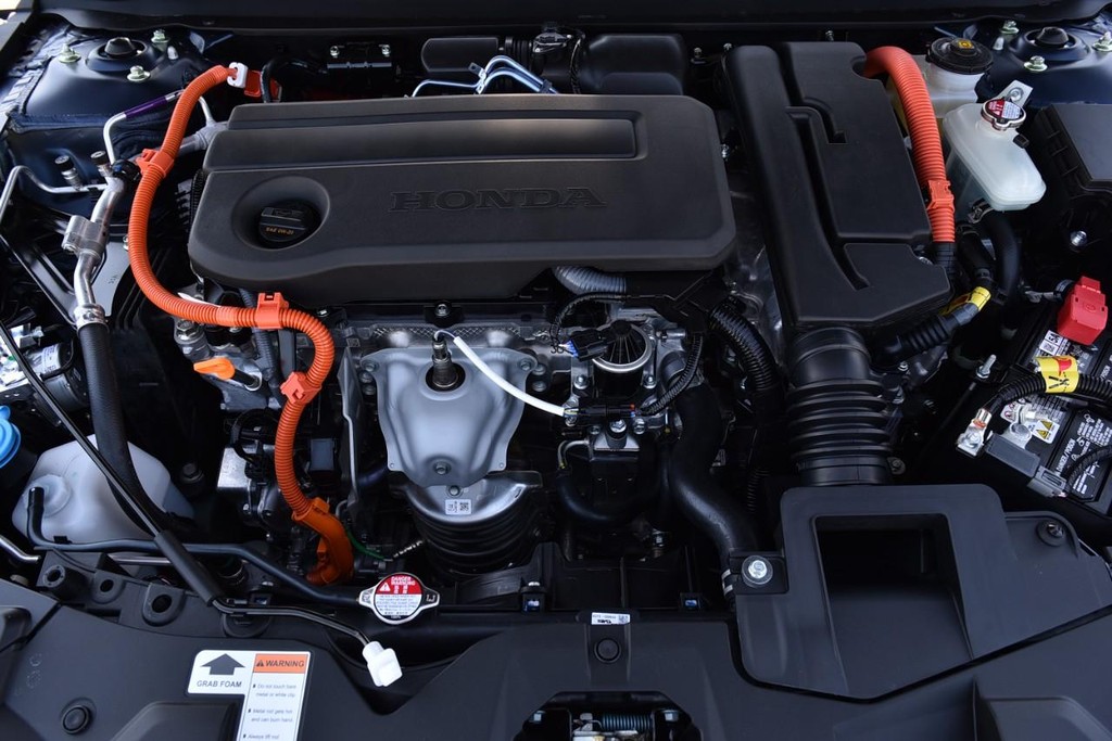Honda Accord Hybrid Vehicle Full-screen Gallery Image 28