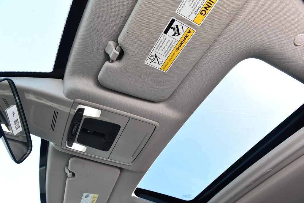 Honda CR-V Vehicle Image 22