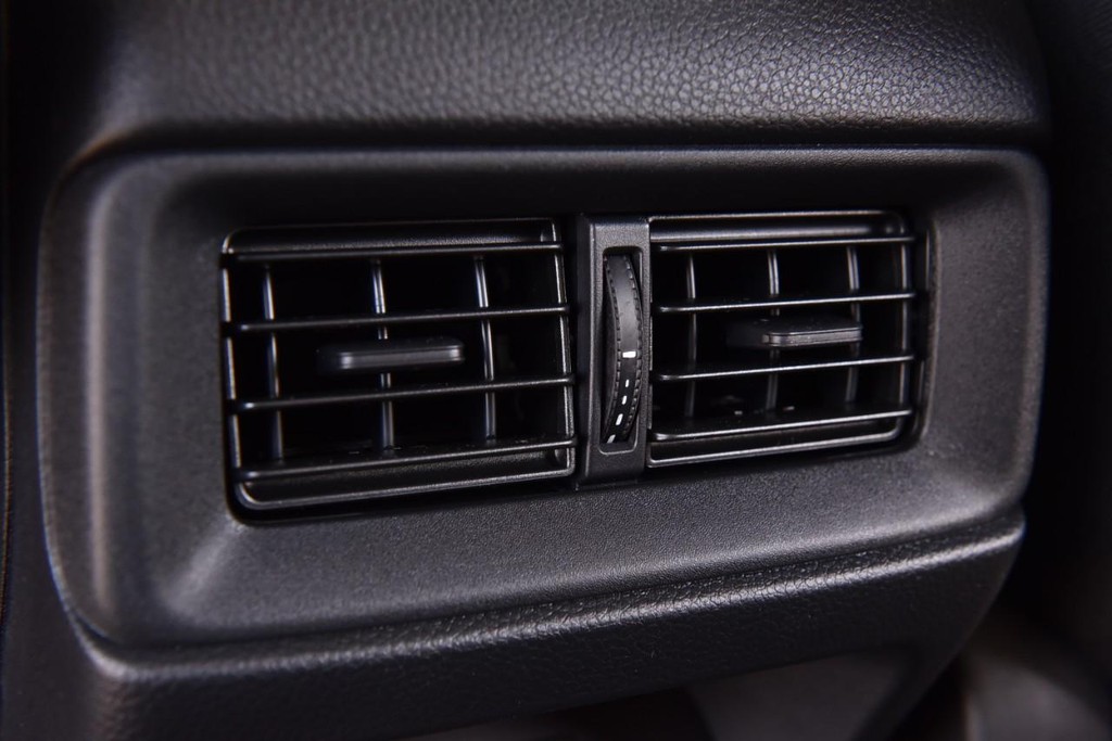 Honda CR-V Vehicle Image 24