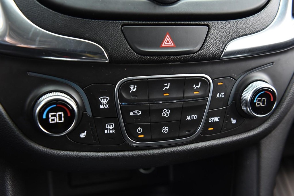 Chevrolet Equinox Vehicle Image 15