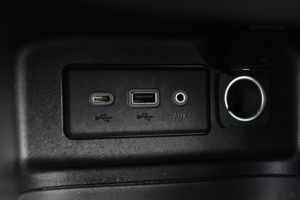 Chevrolet Equinox Vehicle Image 16