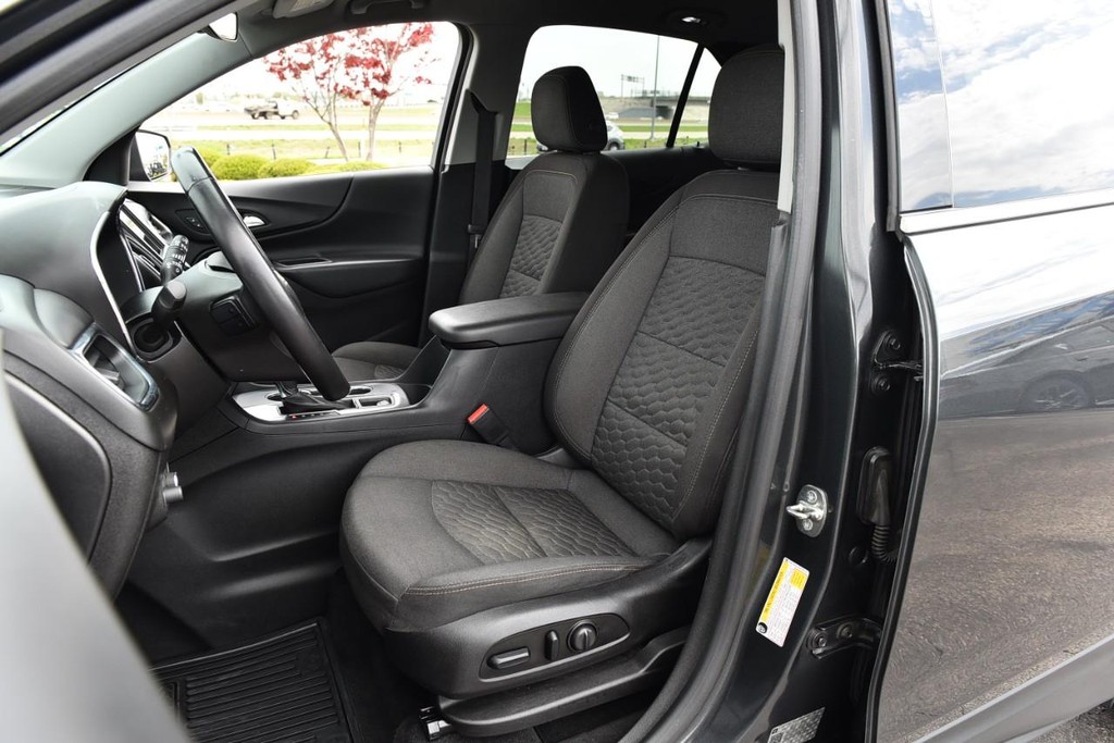 Chevrolet Equinox Vehicle Image 19