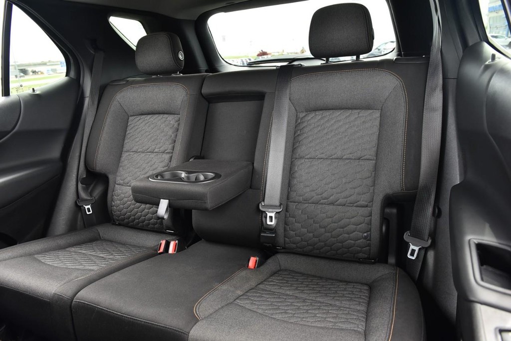 Chevrolet Equinox Vehicle Image 21