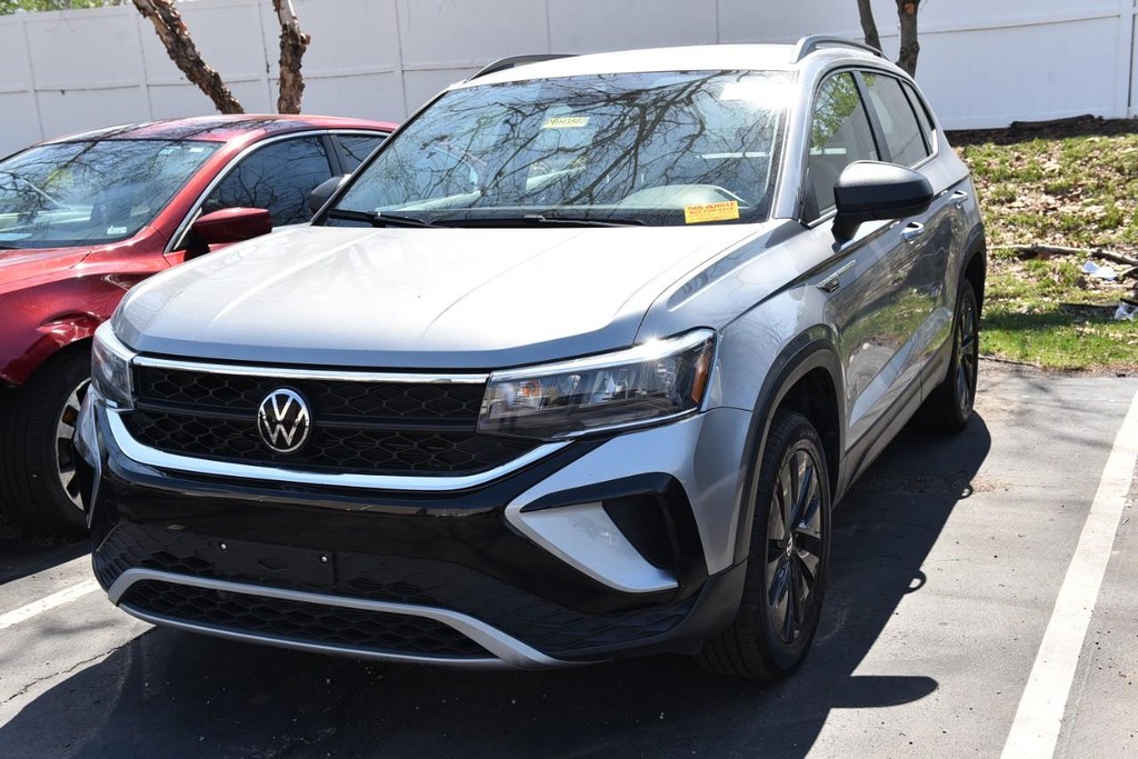 Volkswagen Taos Vehicle Full-screen Gallery Image 4