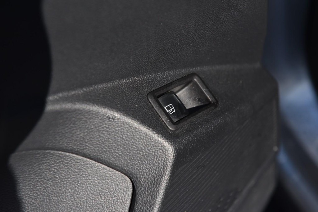 Volkswagen Taos Vehicle Image 09