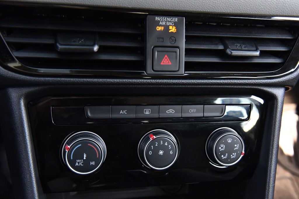 Volkswagen Taos Vehicle Image 15