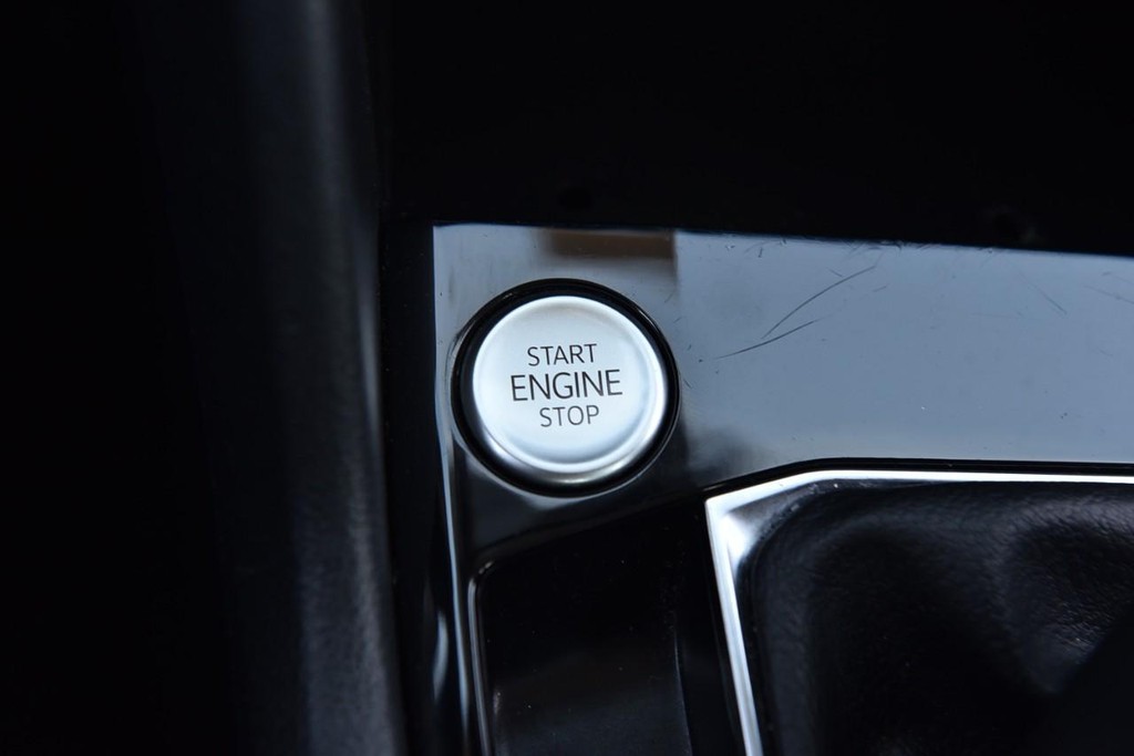 Volkswagen Taos Vehicle Image 17
