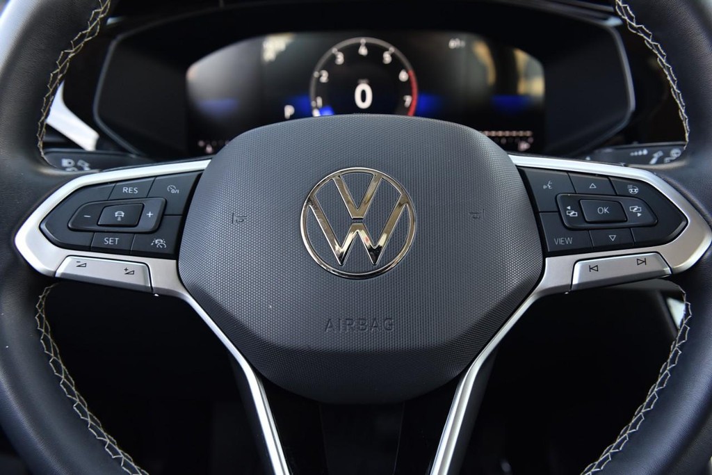 Volkswagen Taos Vehicle Image 18
