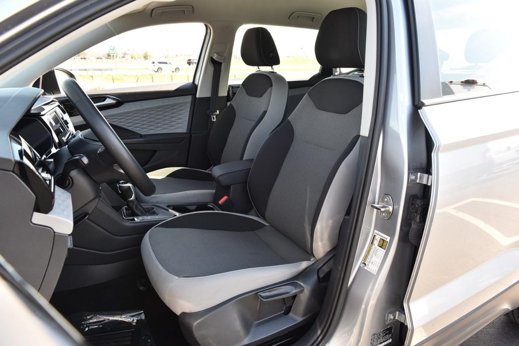 Volkswagen Taos Vehicle Image 19