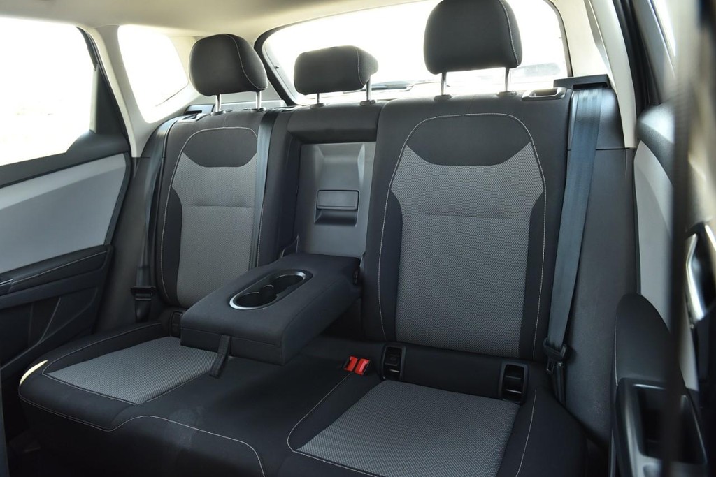 Volkswagen Taos Vehicle Image 21