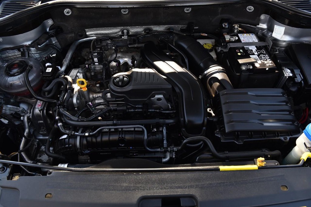 Volkswagen Taos Vehicle Image 23
