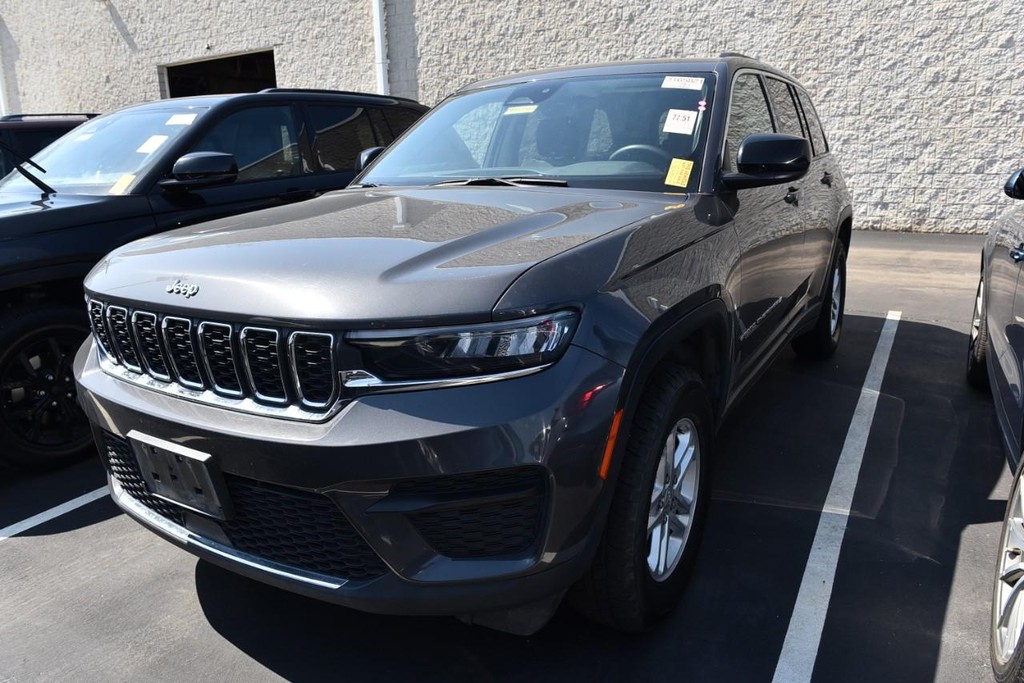 Jeep Grand Cherokee Vehicle Full-screen Gallery Image 4