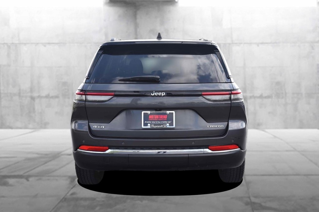 Jeep Grand Cherokee Vehicle Image 06