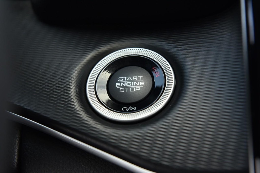 Jeep Grand Cherokee Vehicle Image 15