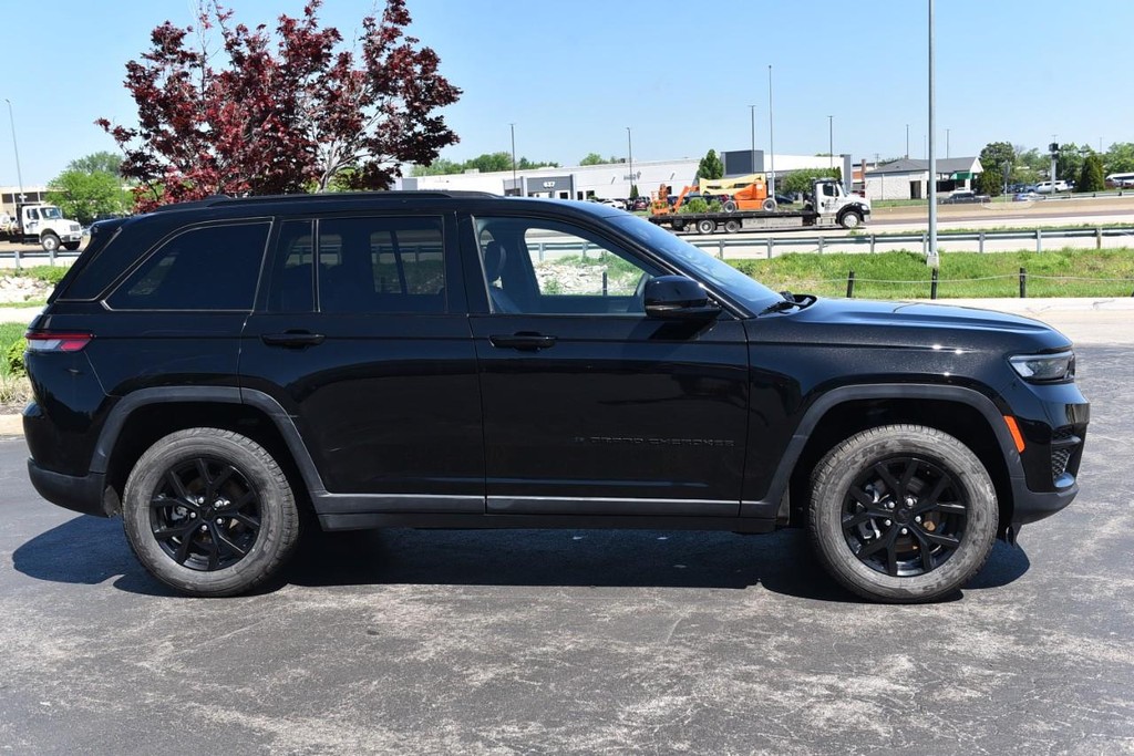 Jeep Grand Cherokee Vehicle Full-screen Gallery Image 5