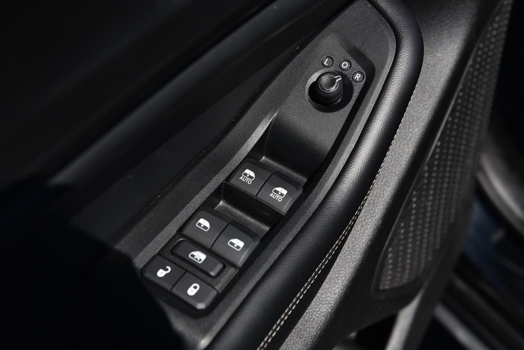 Jeep Grand Cherokee Vehicle Full-screen Gallery Image 8