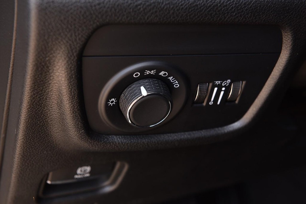 Jeep Grand Cherokee Vehicle Full-screen Gallery Image 10