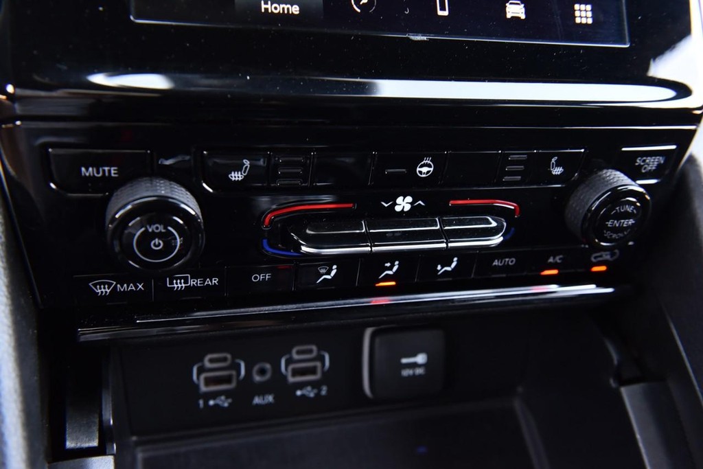 Jeep Grand Cherokee Vehicle Full-screen Gallery Image 14